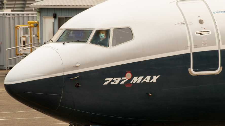تعاني شركة Air Canada Boeing 737 Max من مشكلة في المحرك: الطيران 24